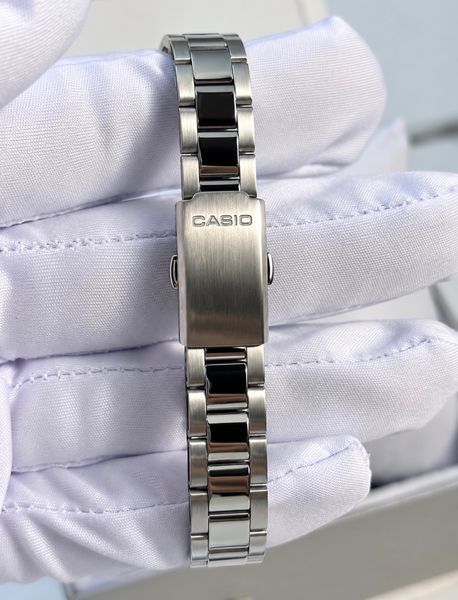 Жіночий годинник Casio LTP-V009D-4E LTP-V009D-4E фото